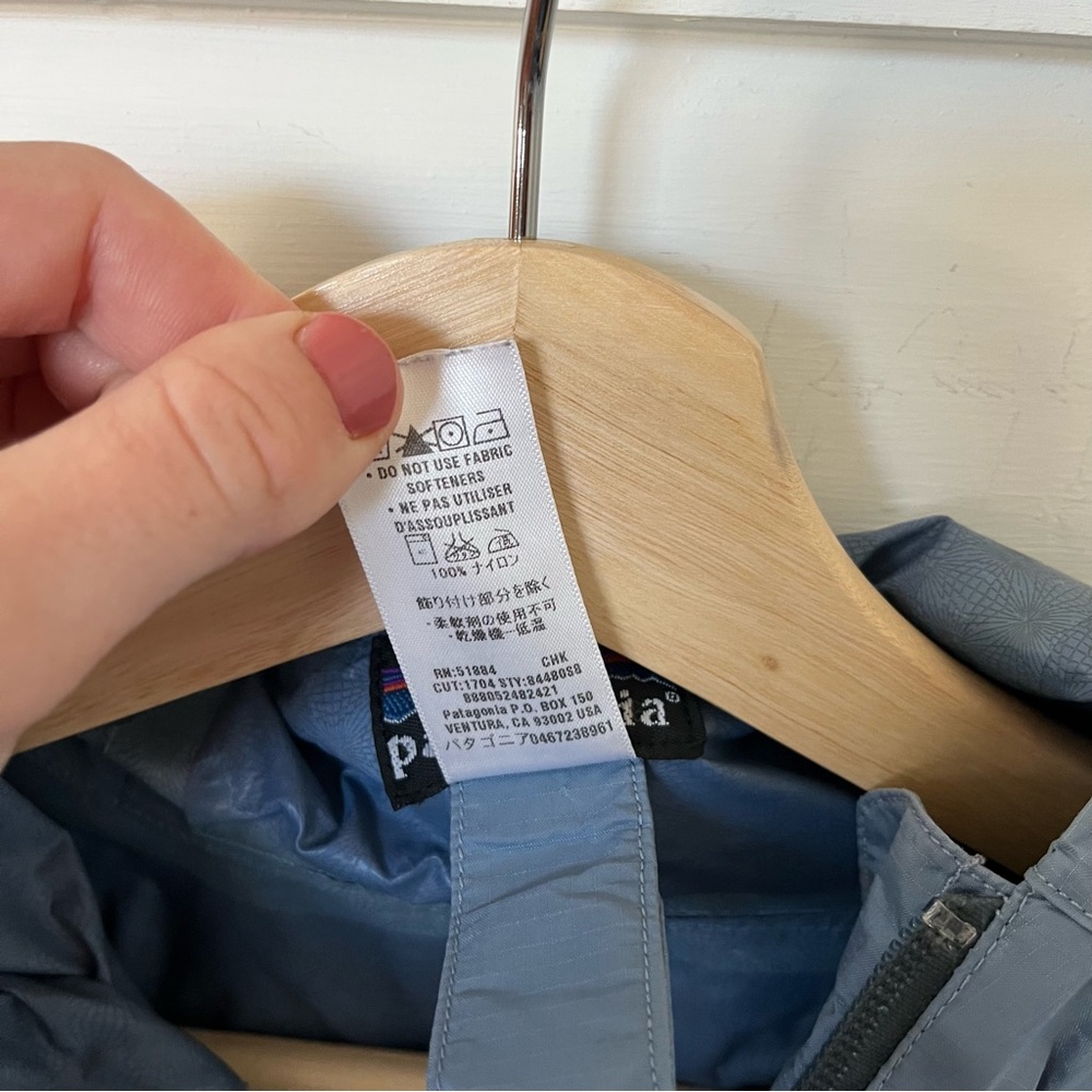 Patagonia Women's XS Torrentshell Rain Jacket - Picture 6 of 10